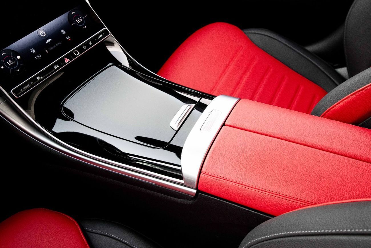 مرسيدس بنز C 200 C200 Premium Plus | 4,211 P.M | 0% Downpayment | Agency Warranty!