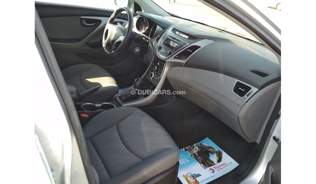 تويوتا كورولا 2015 سلفر خليجى حالة وكالة بدون صبغ بدون حوادث ممتاذة ماشية قليل