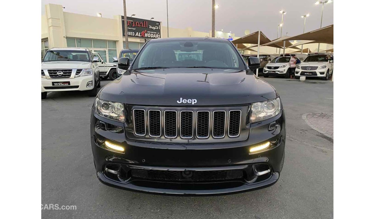 Jeep Grand Cherokee خليجي SRT8 بدون حوادث فل أوبشن