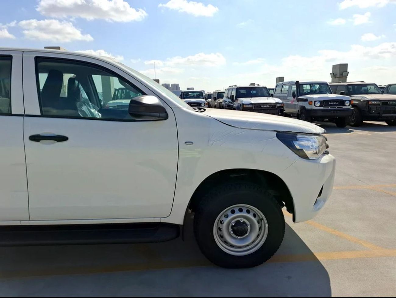 Toyota Hilux TOYOTA HILUX PETROL 2.7L NARROW BODY