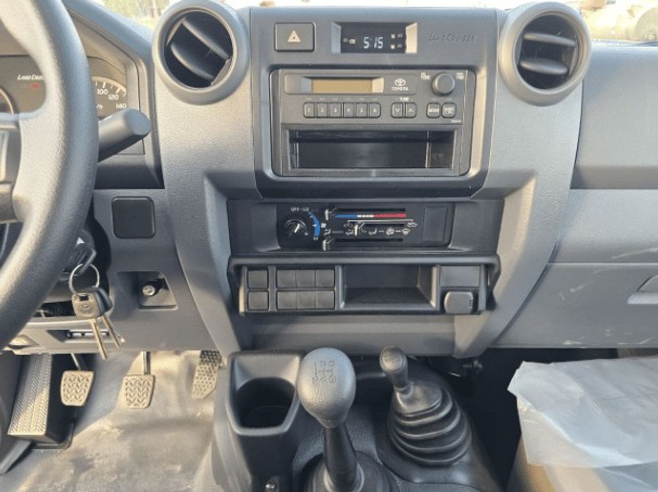Toyota Land Cruiser 70 ECTEMP001 - 2025 Toyota LC76 5 Doors Hardtop - 4.2L Diesel Manual – White