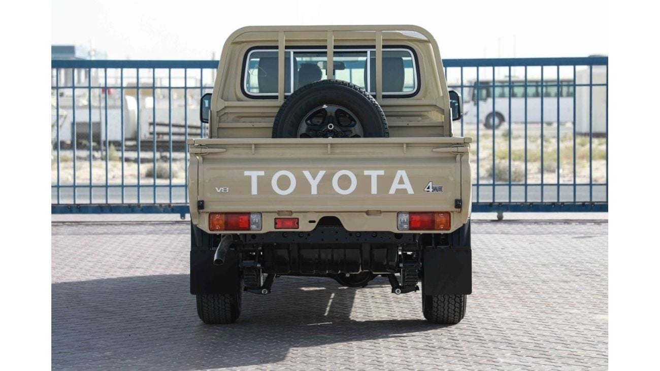 تويوتا لاند كروزر بيك آب 2024 Toyota LC79 4X4 Double Cab 4.5 V8 - بيج من الداخل بيج | للتصدير فقط