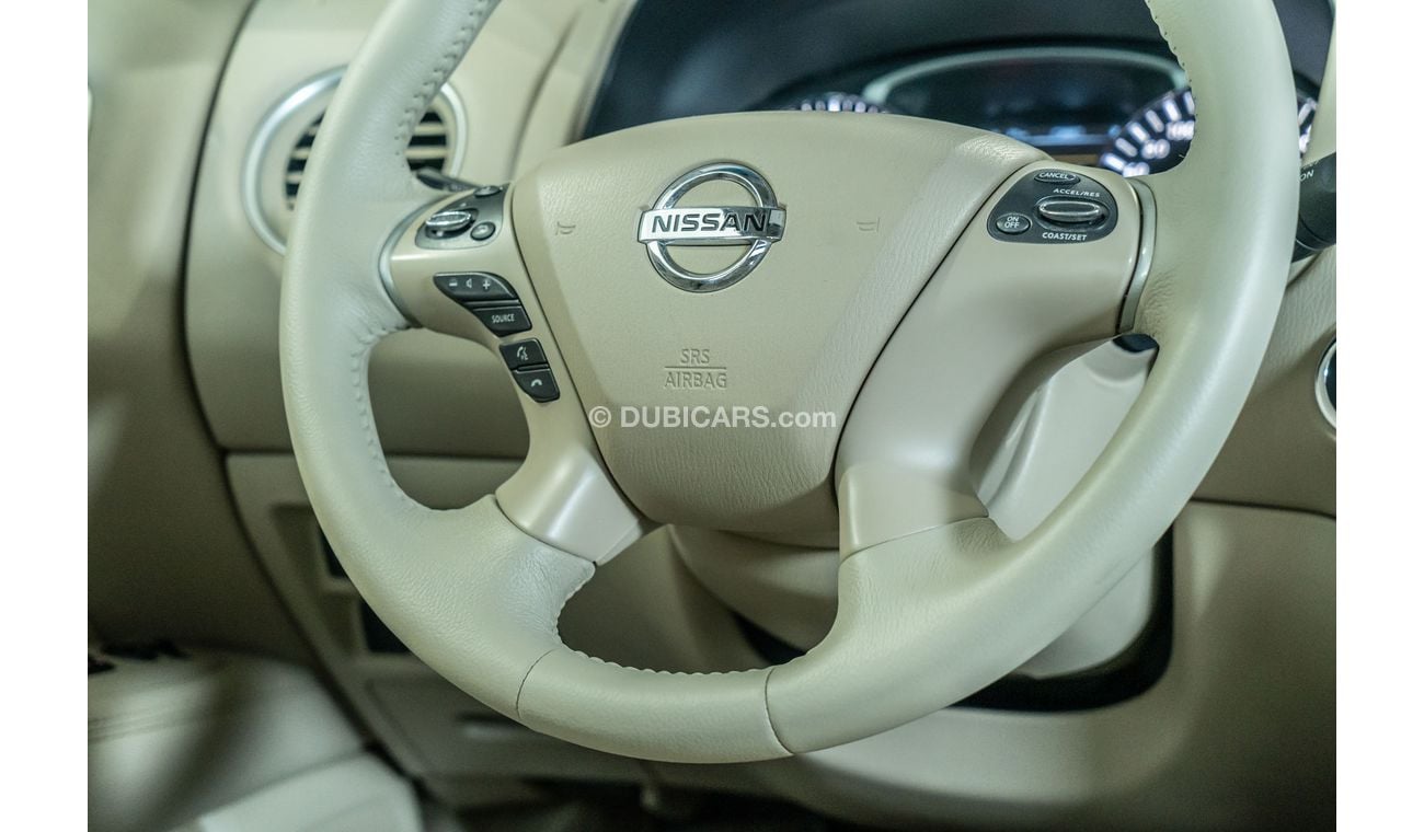 نيسان باثفايندر 2013 Nissan Pathfinder SV / 7-Seater!