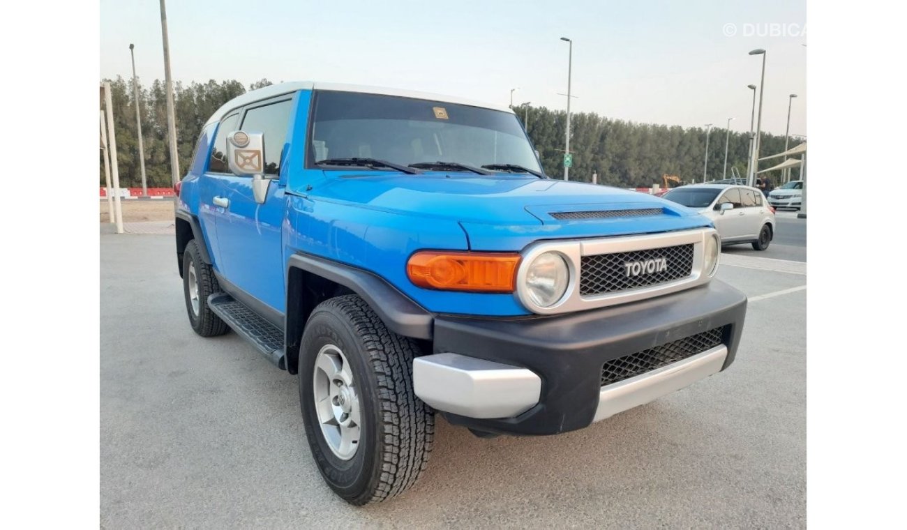 Toyota FJ Cruiser Toyota FJ 2008 GCC free accident Very celen car