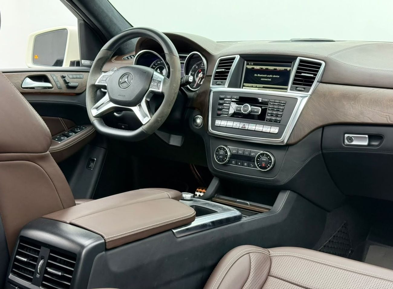 مرسيدس بنز ML 63 AMG STANDARD مرسيدس بنز ML 63 AMG موديل 2014، سجل صيانة كامل، كاملة المواصفات، بحالة ممتازة، خليجية