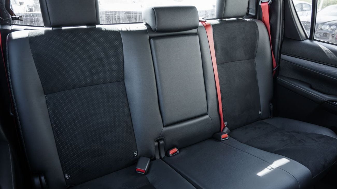 تويوتا هيلوكس GR Sport 2.8L