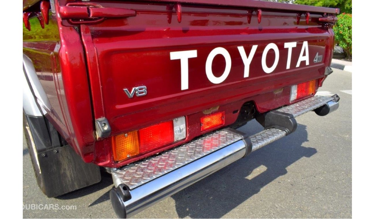 Toyota Land Cruiser Pick Up 79 DOUBLE CAB  V8 4.5L TURBO DIESEL 6 SEAT FULL OPTION MANUAL TRANSMISSION