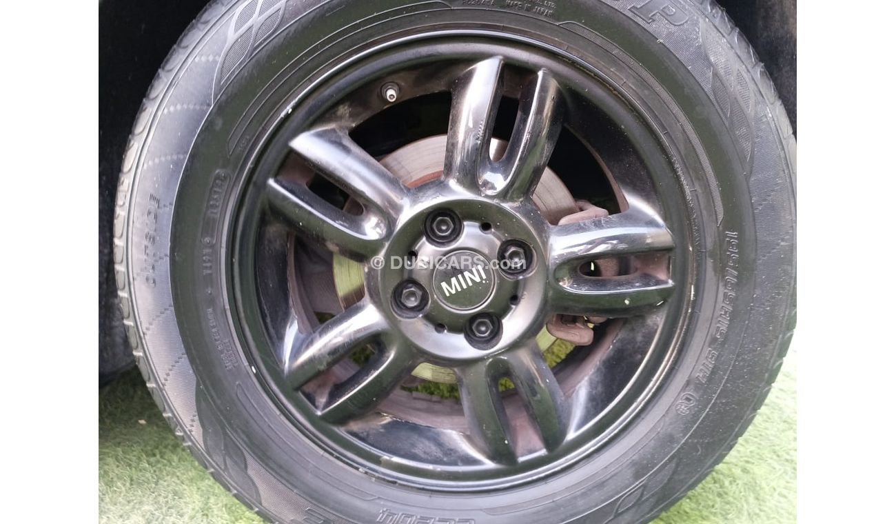 Mini Cooper 1600 cc, American specifications, 2013 model, panorama, cruise control, automatic sensor wheels, lea