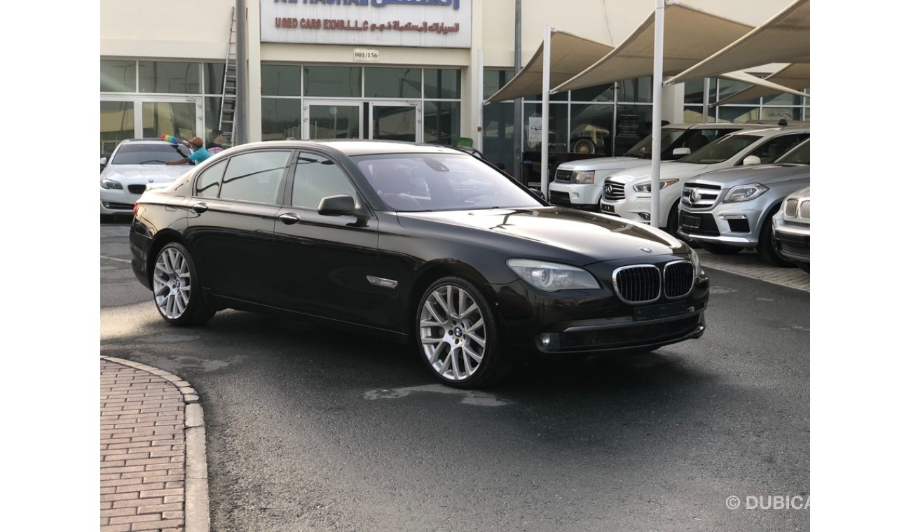 BMW 760Li Li 2012 GCC CAR prefect condition full option low mileage sun roof leather seats