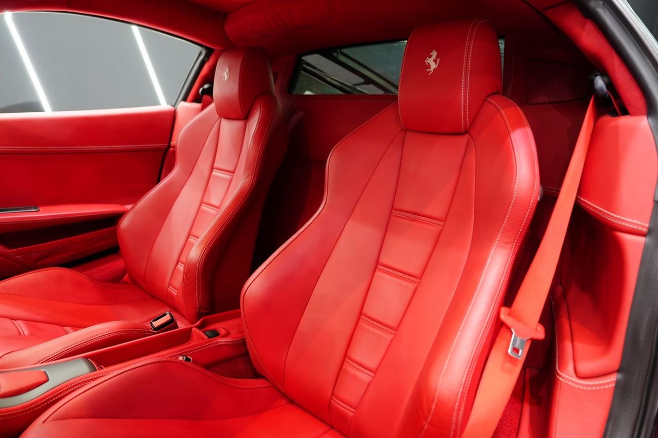 فيراري 458 إيطاليا STD 2014 Ferrari 458 Italia, Carbon Fiber Driver Zone + LEDs, GCC Specs!!