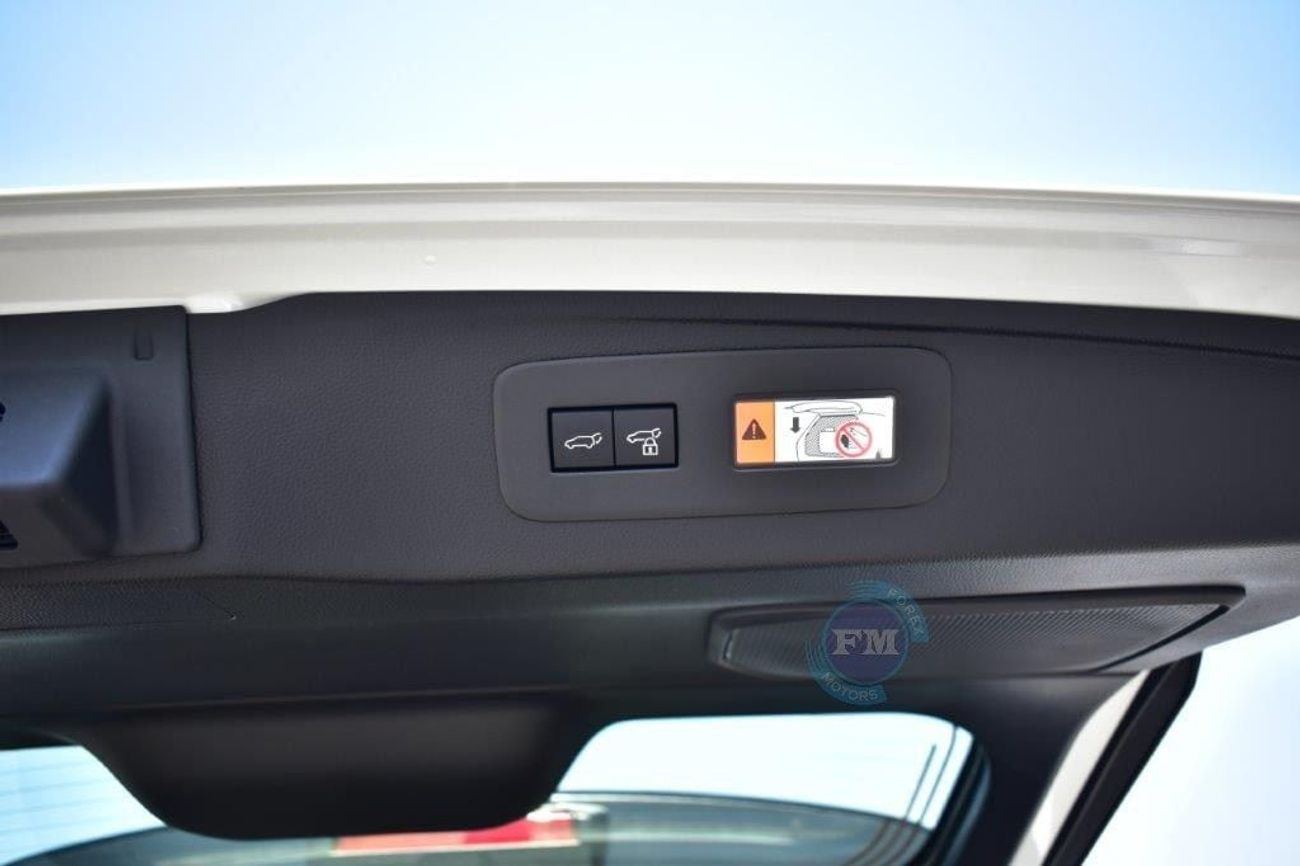 تويوتا برادو Luxury 2.4L Petrol 4WD 7 Seat Automatic