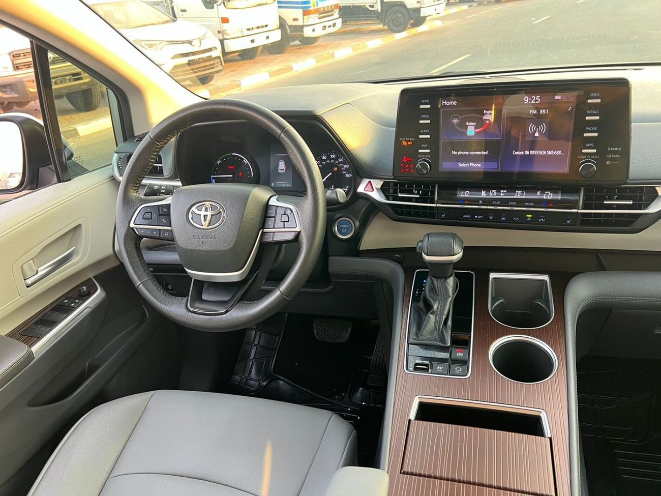 Toyota Sienna 2021 Toyota Sienna, Xle Hybrid + Sunroof + Leather & Electric Seats + Push Start + Doors Open Close 