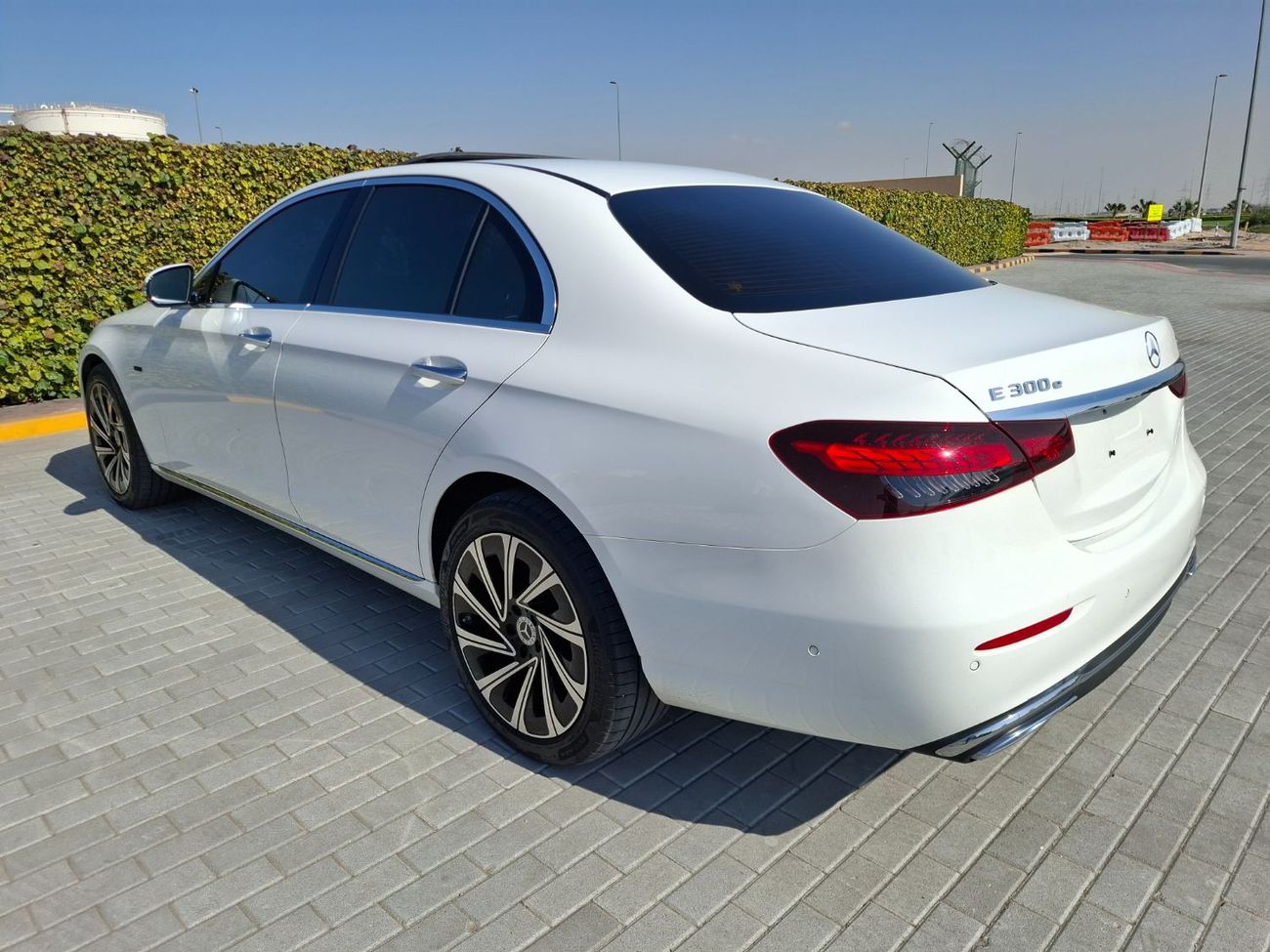 مرسيدس بنز E300 مرسيدس  E300e 2021