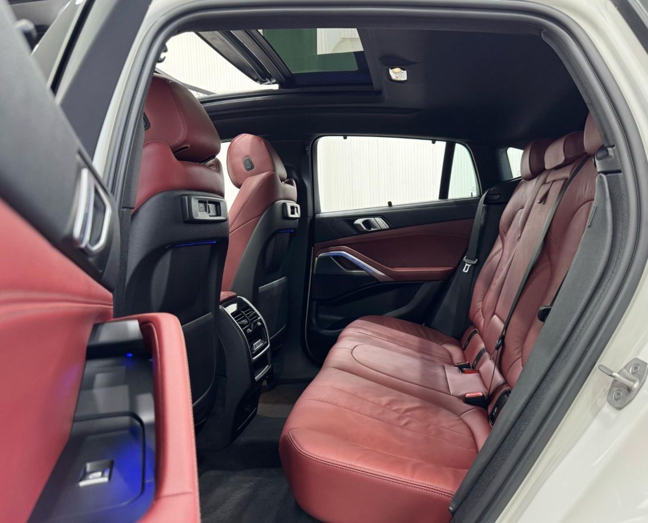 BMW X6 40i M Sport 3.0L 2022 BMW X6 xDrive40i M-Sport, 2027 BMW Warranty + Service Pack, Full Options, Very