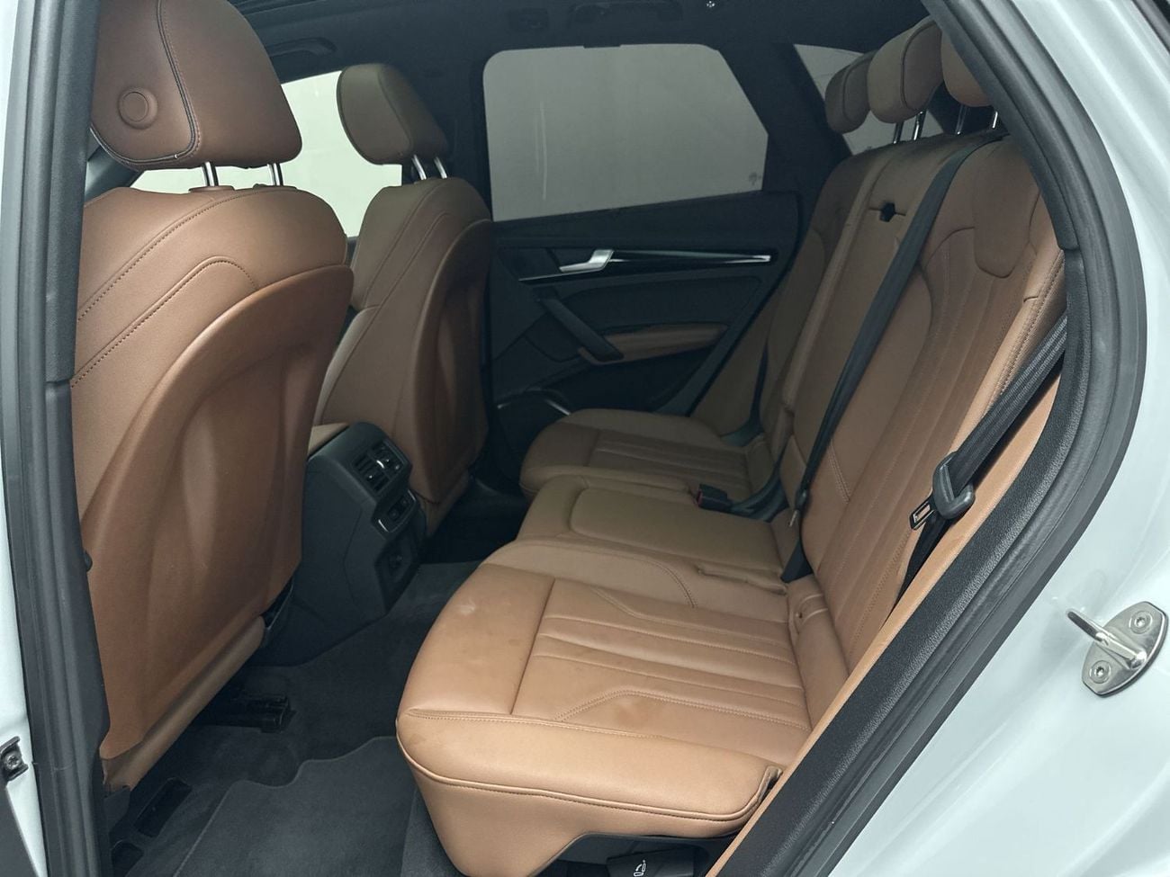 أودي Q5 45 TFSI Quattro Design 2.0L