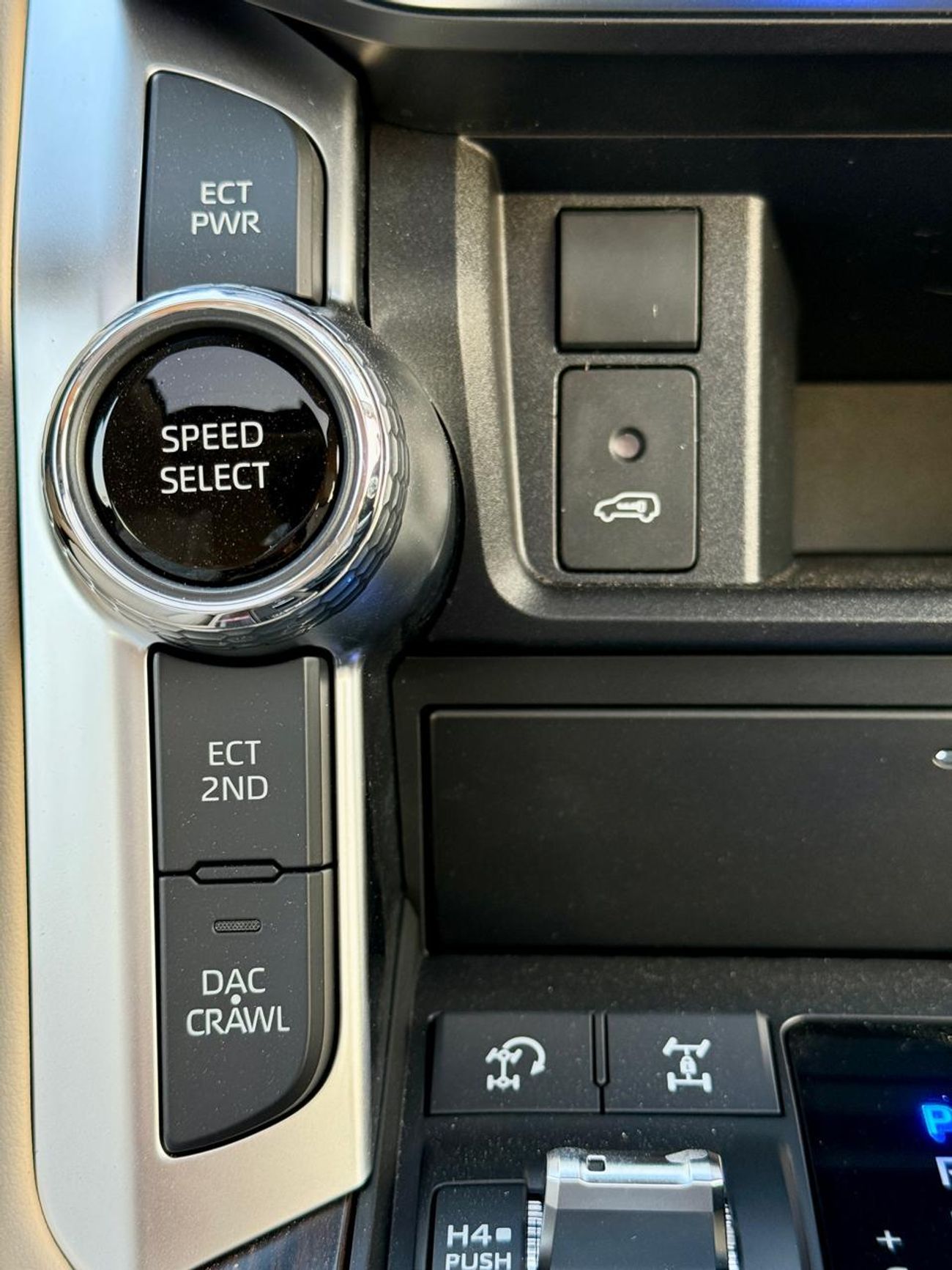 Toyota Land Cruiser GXR 4.0L