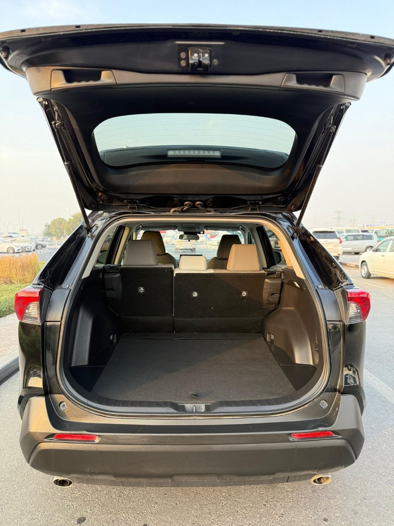 Toyota RAV4 XLE 4WD push start, leather seats 2022