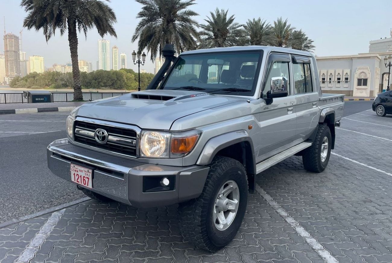 Toyota Land Cruiser Pick Up diesel 4.5 liter ,right hand drive ,silver color ,2018 model ,manual transmission