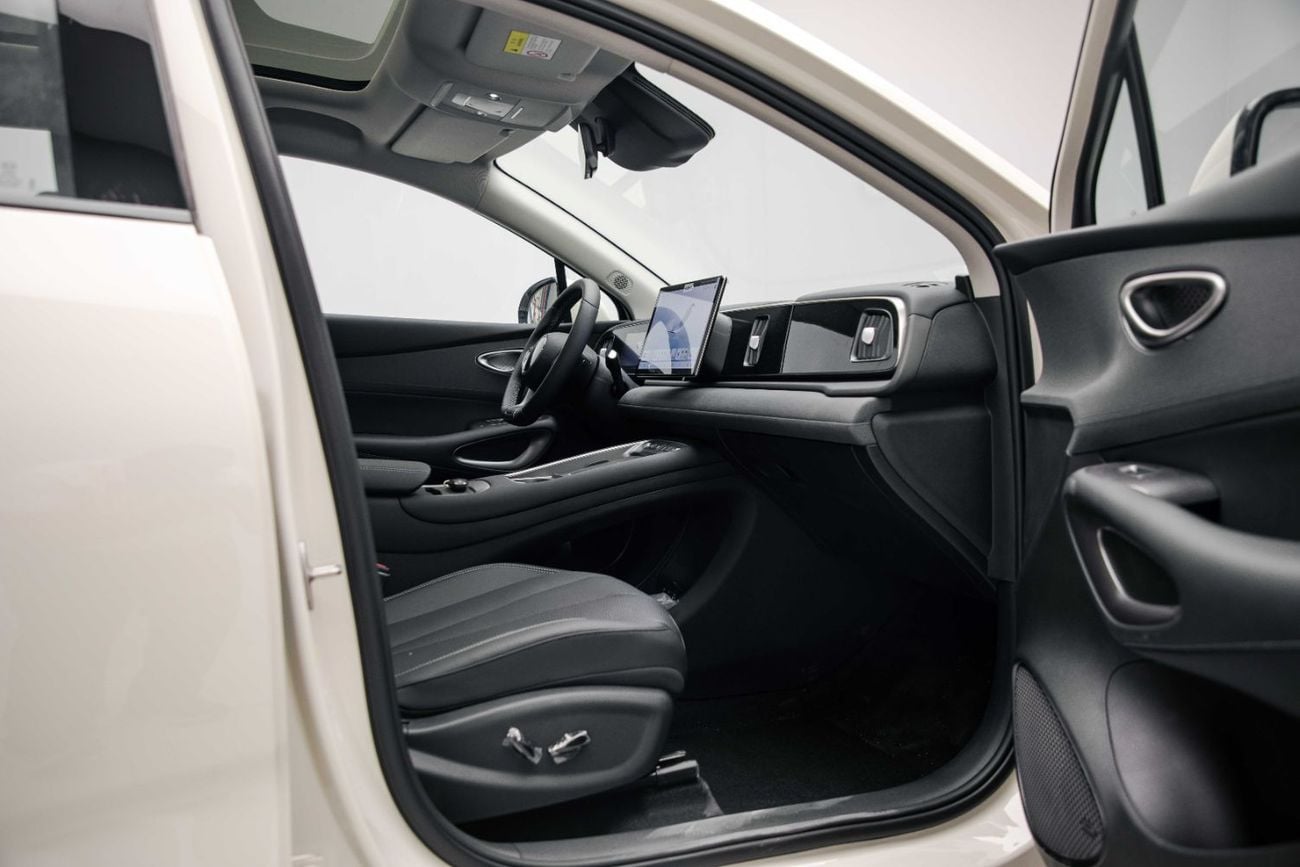 بي واي دي سيليون 05 Intelligent Navigation - Warm Sun White Inside Black | Export Only