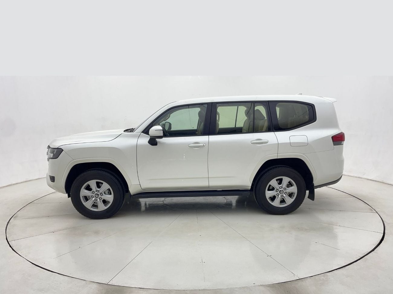 تويوتا لاند كروزر 4L 2023 | 0 DP | 2795/Month | 30 Day Return | Service History