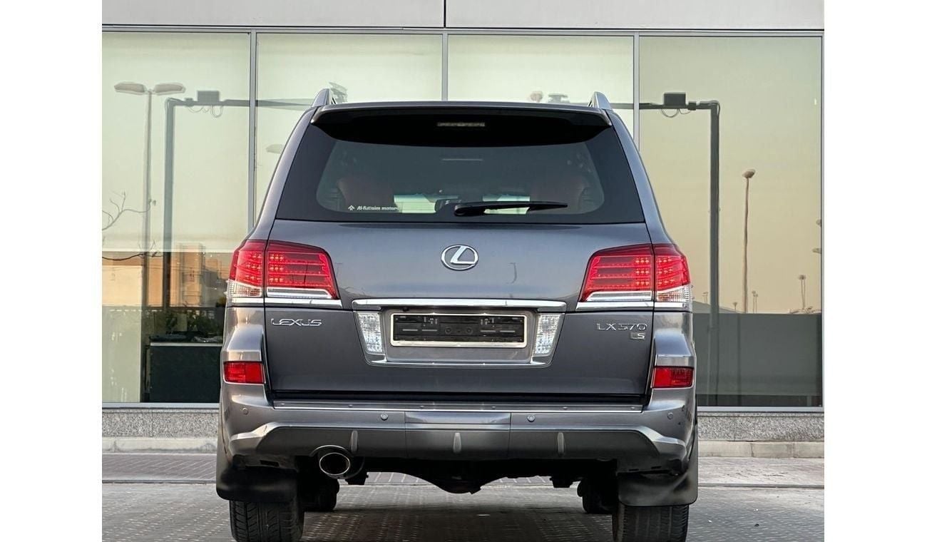 لكزس LX 570 Platinum Signature 5.7L LEXUS LX570s 2014 GCC// ACCIDENTS FREE// FULL OPTIONS// PERFECT CONDITION