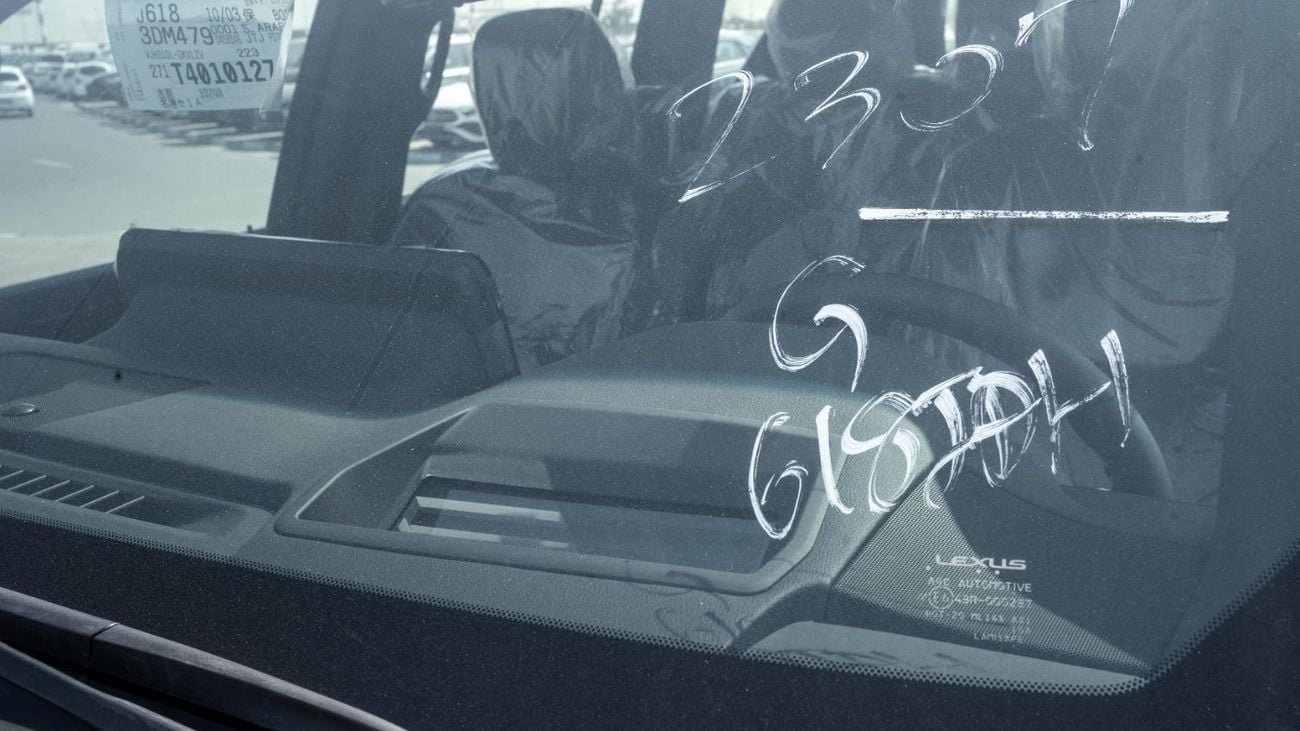 Lexus LX 700h 2026 Lexus Signature LX700h 3.5L AT Hybrid-With Auto Park