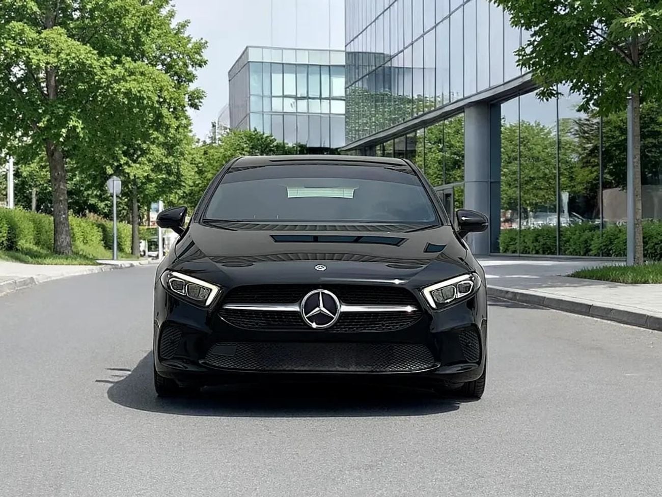 Mercedes-Benz A 200 864 PM | MERCEDES A200| 1.3L FWD | WELL MAINTAINED | 0% DOWNPAYMENT