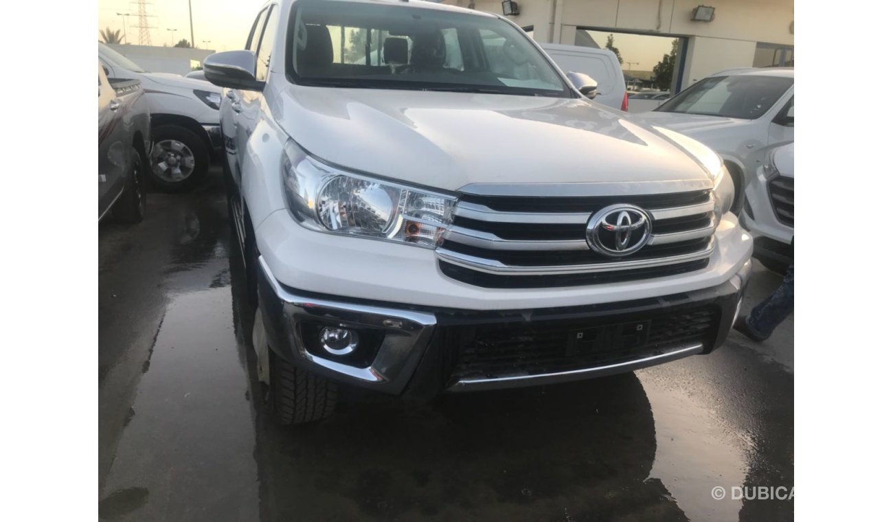 Toyota Hilux 4x4 petrol full option