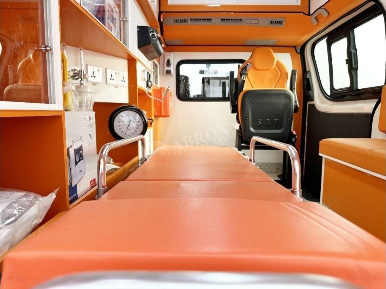 Toyota Hiace Toyota Hiace Ambulance with Extended High Roof - Perfect Inside and Out