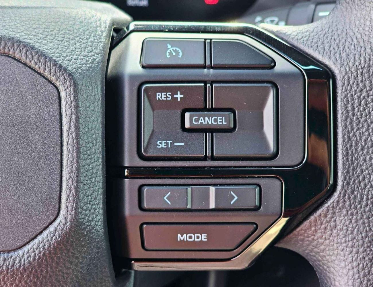 تويوتا برادو ALL ROUNDER || MID OPTION || 2.8L DIESEL V4 || LETHAER WITH DRIVER PWR SEAT || SUNROOF (CODE#P28AR2)