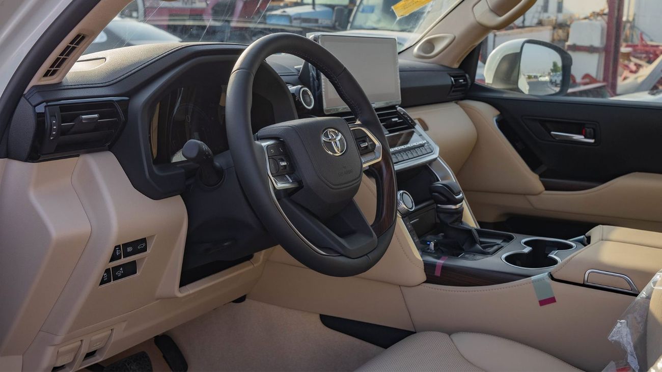 تويوتا لاند كروزر 2026 Toyota Land Cruiser 300 GXR 3.5L AT Petrol (White)