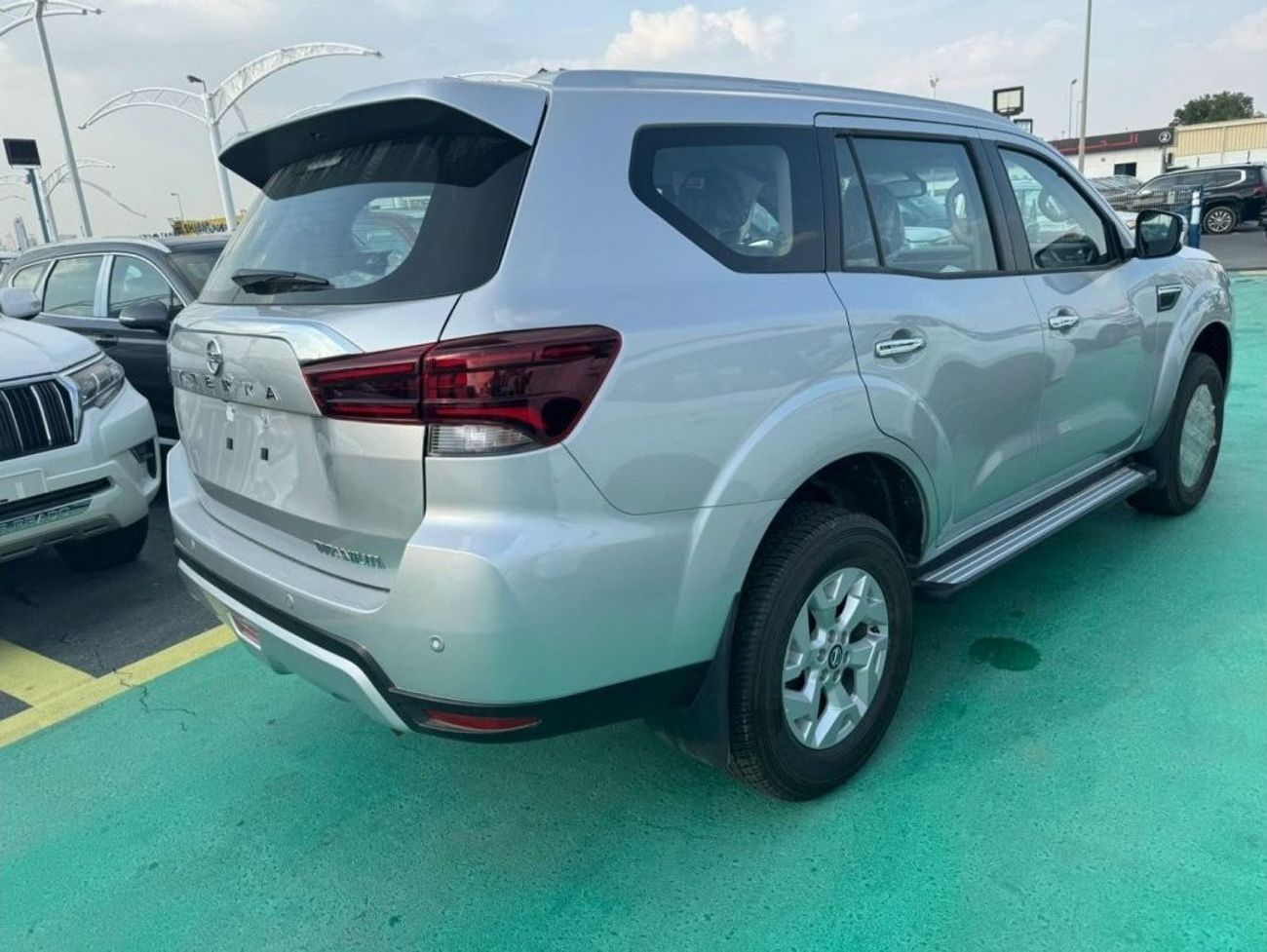 نيسان إكستيرا 2.5L PETROL TITANIUM 4WD 2023 GCC