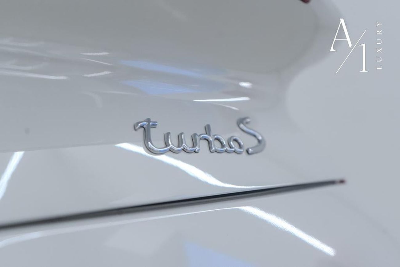 Porsche 911 2010 Porsche 997.2 Turbo, Sport Chrono Package, Carbon Fiber Package, Very Low Kms, 480HP