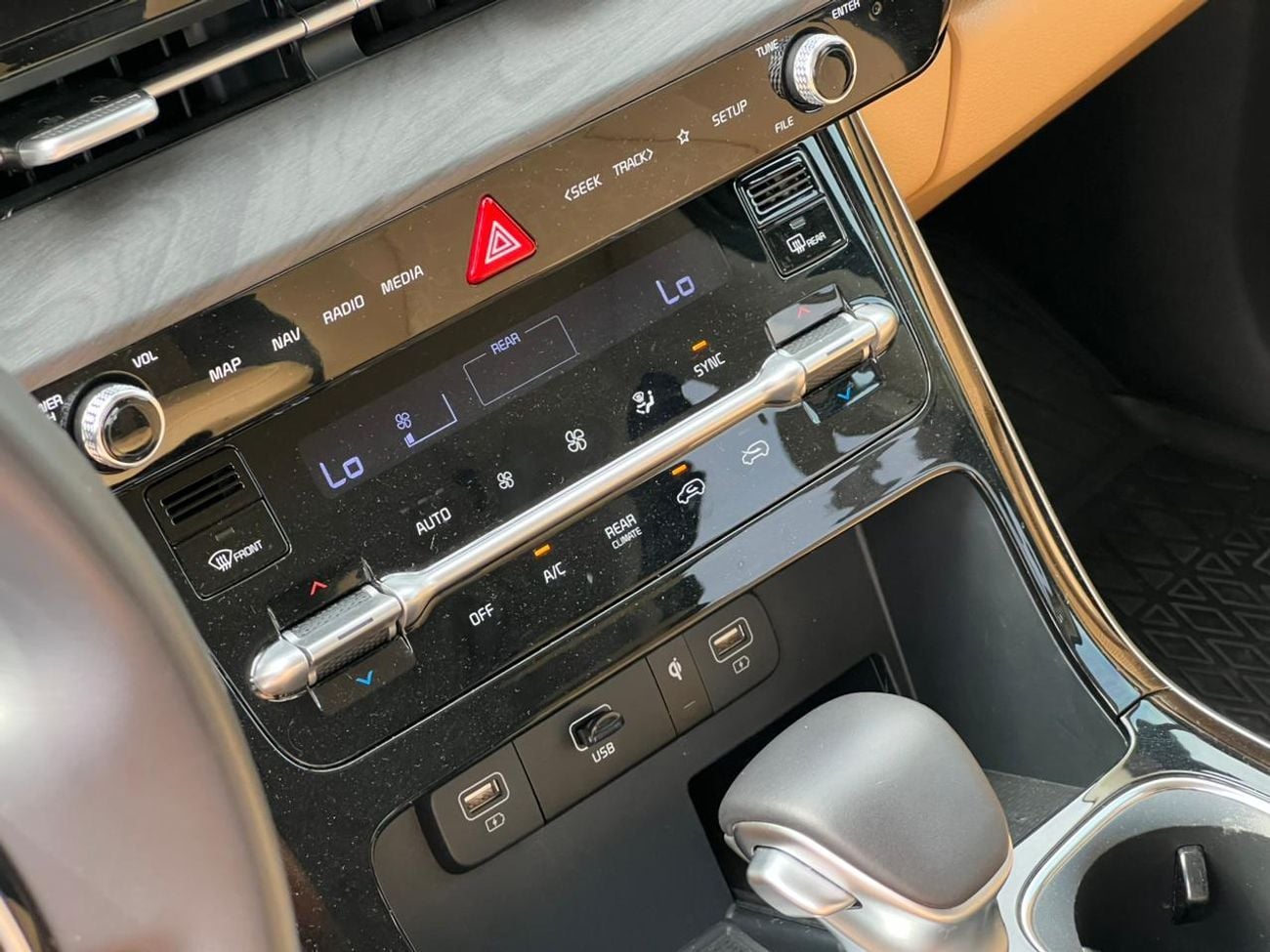 كيا كارنيفال EX KIA CARNIVAL
