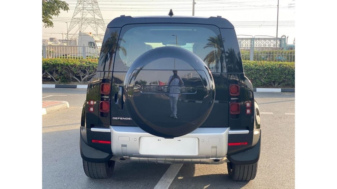 Land Rover Defender GCC SPEC 22 INCH RIMS UNDER WARRANTY AND SERVICE