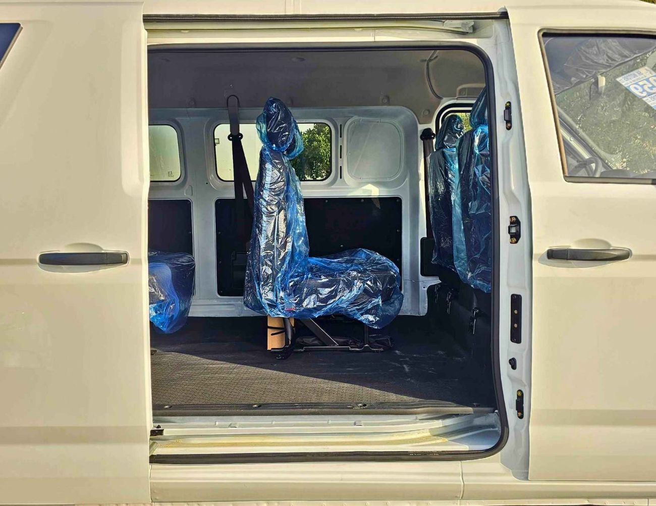 سينو جولد سينا إي في 300 ELECTRIC / PASSENGER 9 SEATS / DUAL CHRAGING PORT (CODE # SEVP25)