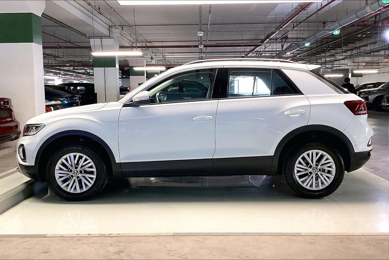 بي أم دبليو 318i Executive | شامل الضمان | 0 ﺪﻔﻋﺓ ﺃﻮﻟﻯ