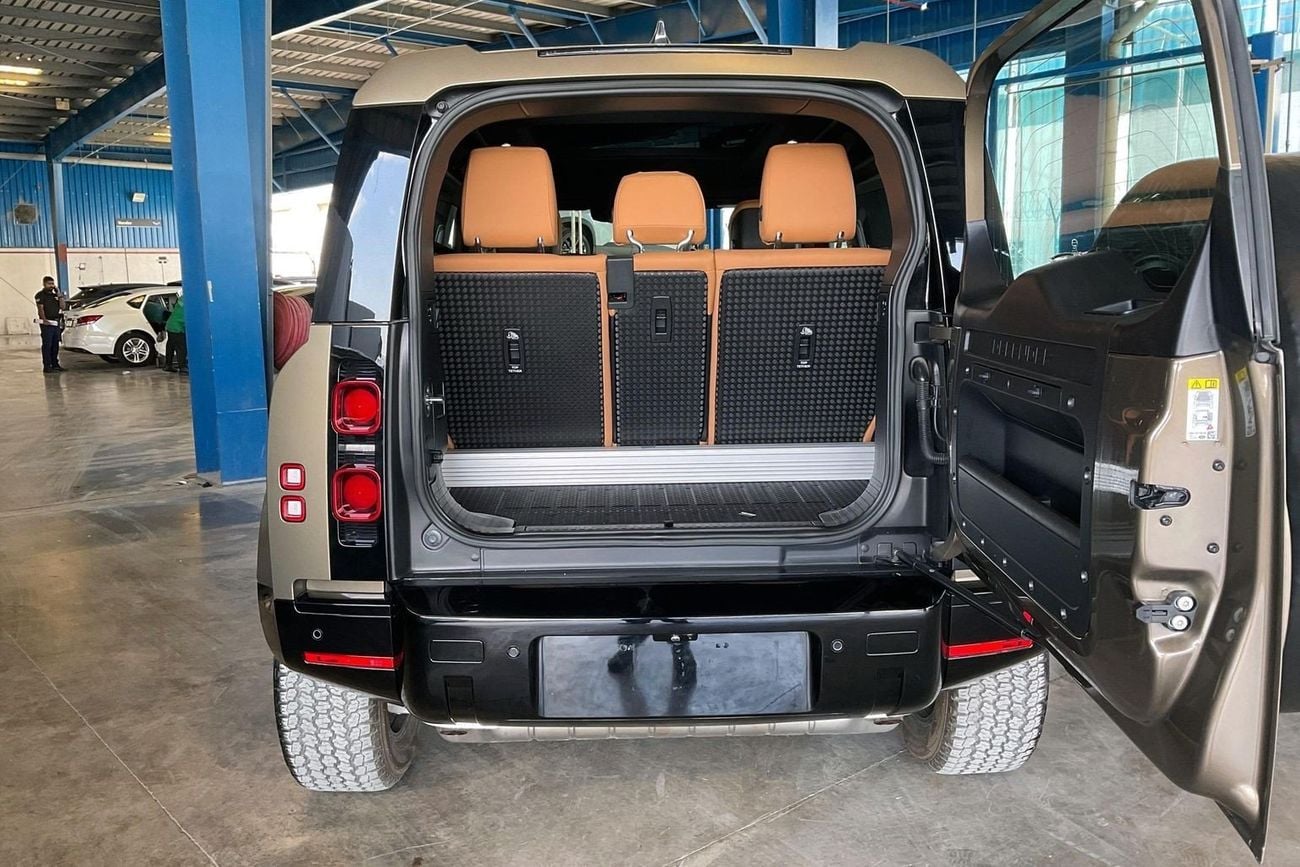 Land Rover Defender 3.0 P400 90 HSE AUTO 4WD | Guaranteed Warranty | 0 Down Payment