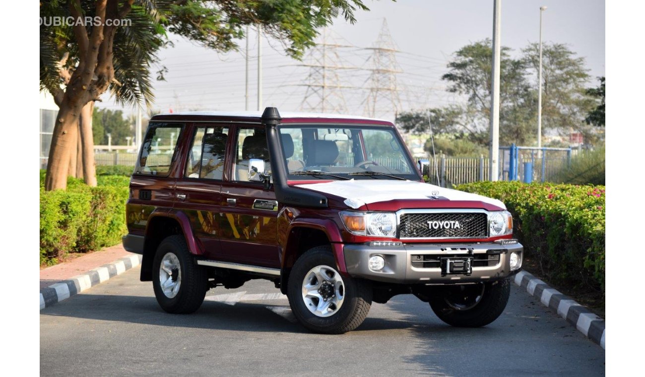 Toyota Land Cruiser Hard Top 76 DLX  V6 4.0L PETROL 5 SEAT MANUAL TRANSMISSION