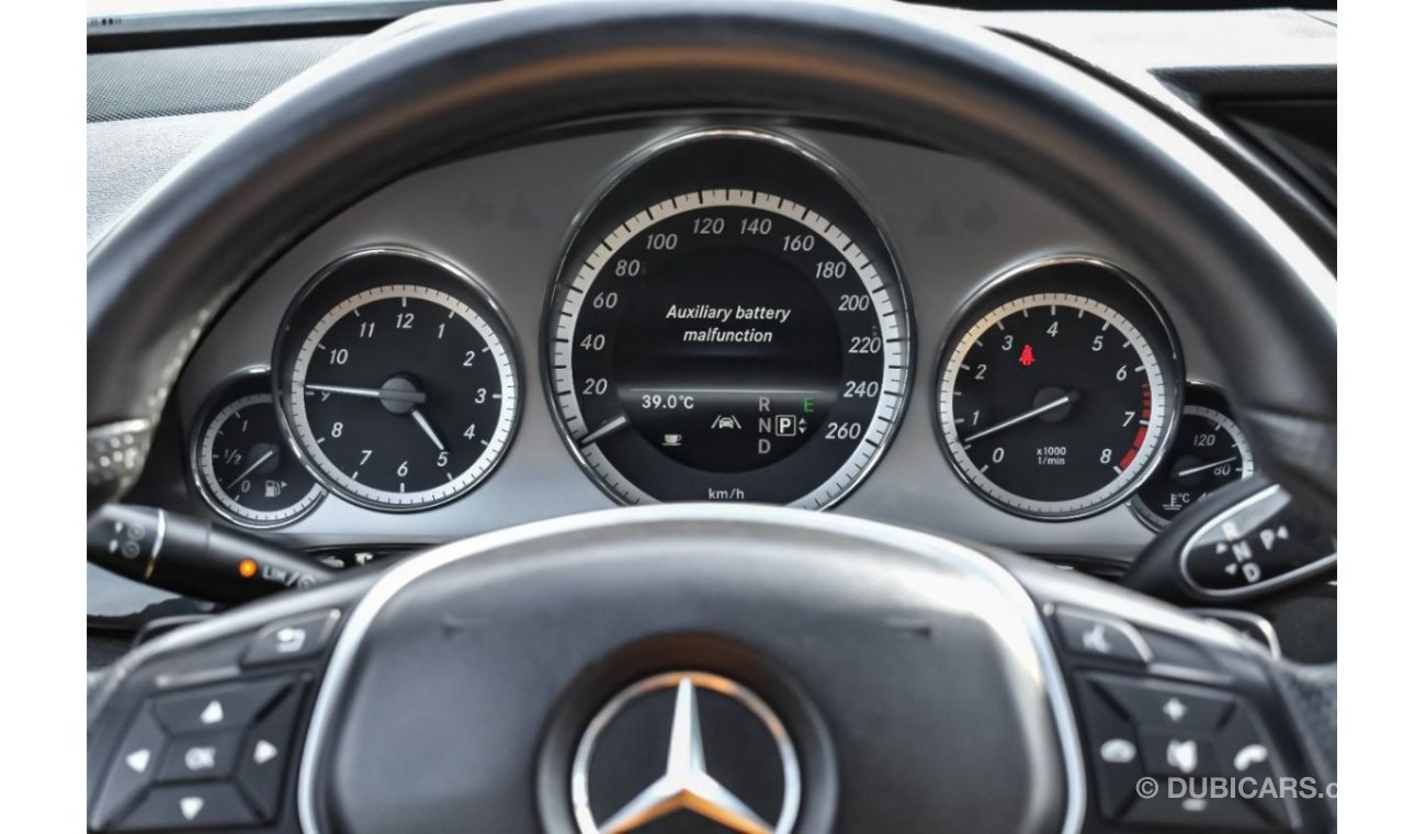 Mercedes-Benz E300 MERCEDES-BENZ E300 | AVANTGARDE