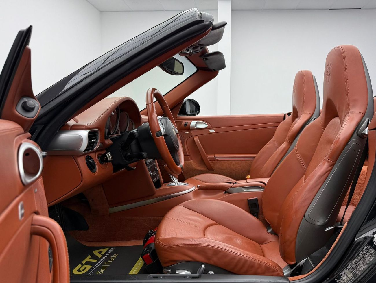 Porsche 911 Carrera 4S 3.8L Convertible 2011 Porsche 911 Carrera 4S (997.2), Full Service History, GCC