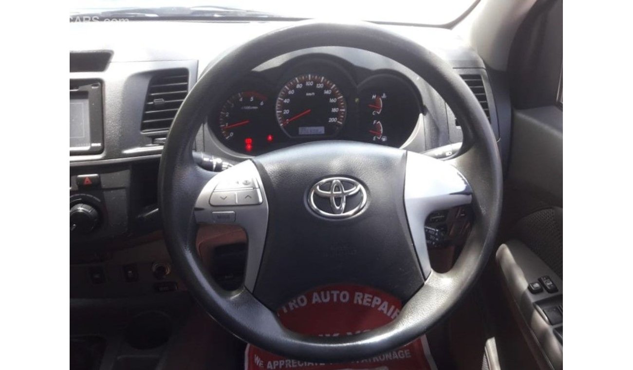 تويوتا هيلوكس Hilux RIGHT HAND DRIVE (Stock no PM 602 )