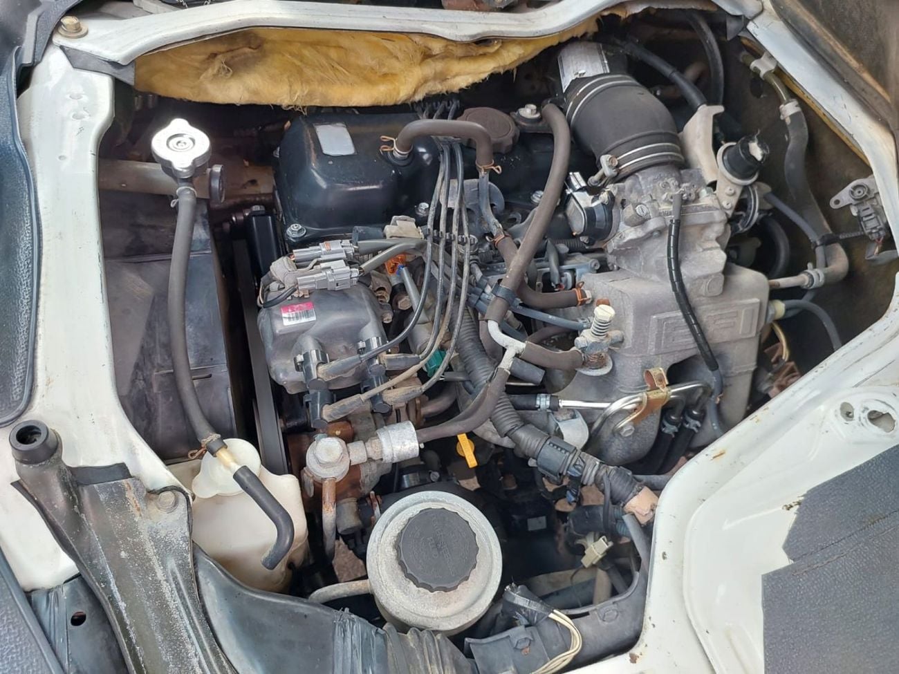 تويوتا هاياس TOYOTA HIACE VAN RHD 2000 MODEL 2.4 L PETROL MANUAL(PM02940)