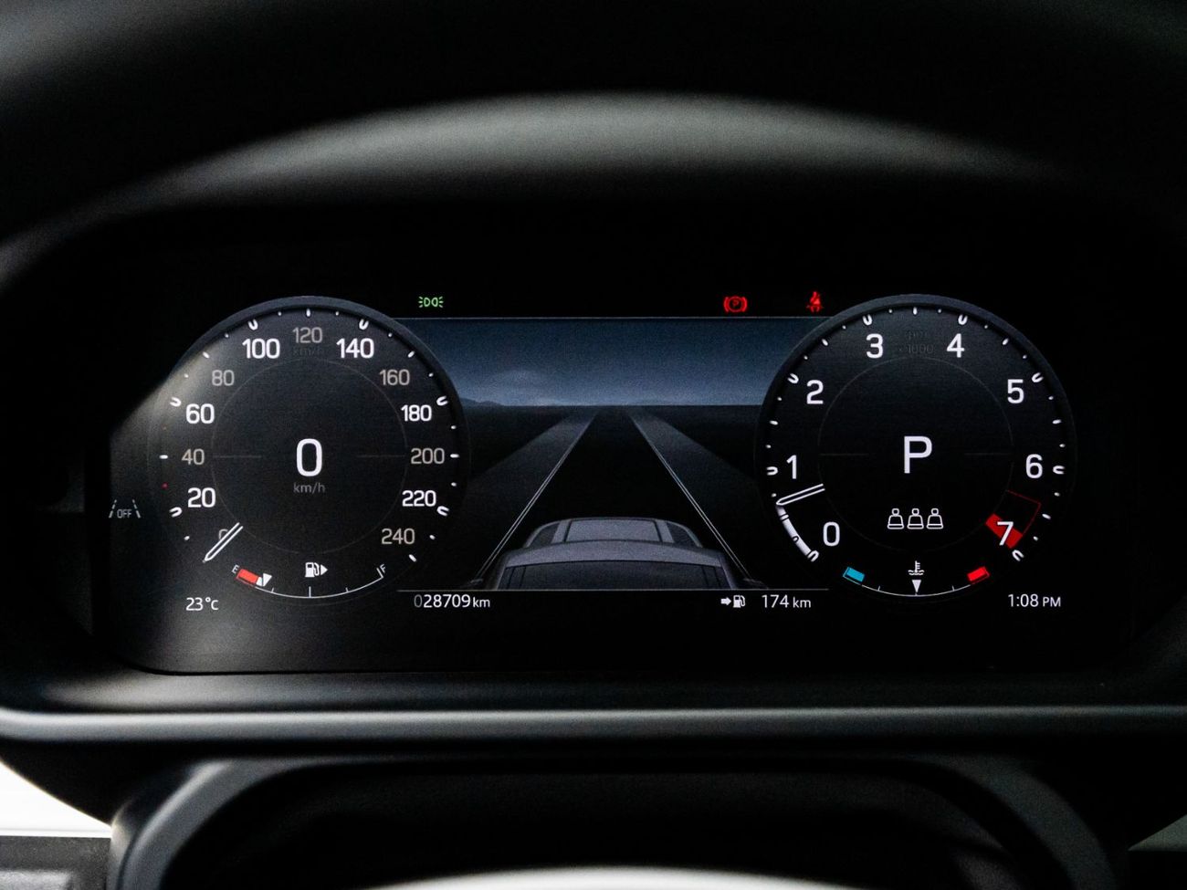 Land Rover Defender P300 110 2.0L (5 Seater) 2025 Land Rover Defender 110 S P300, 2.0TC I6 4WD, 300bhp, 8 Speed Auto. AE