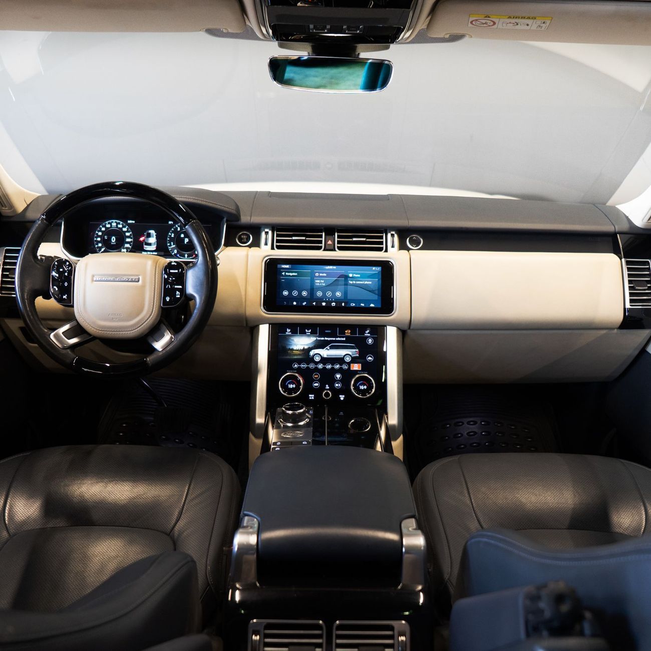 Land Rover Range Rover AED 2,682 pm • 0% Downpayment • Range Rover Vogue • 1 Year Warranty