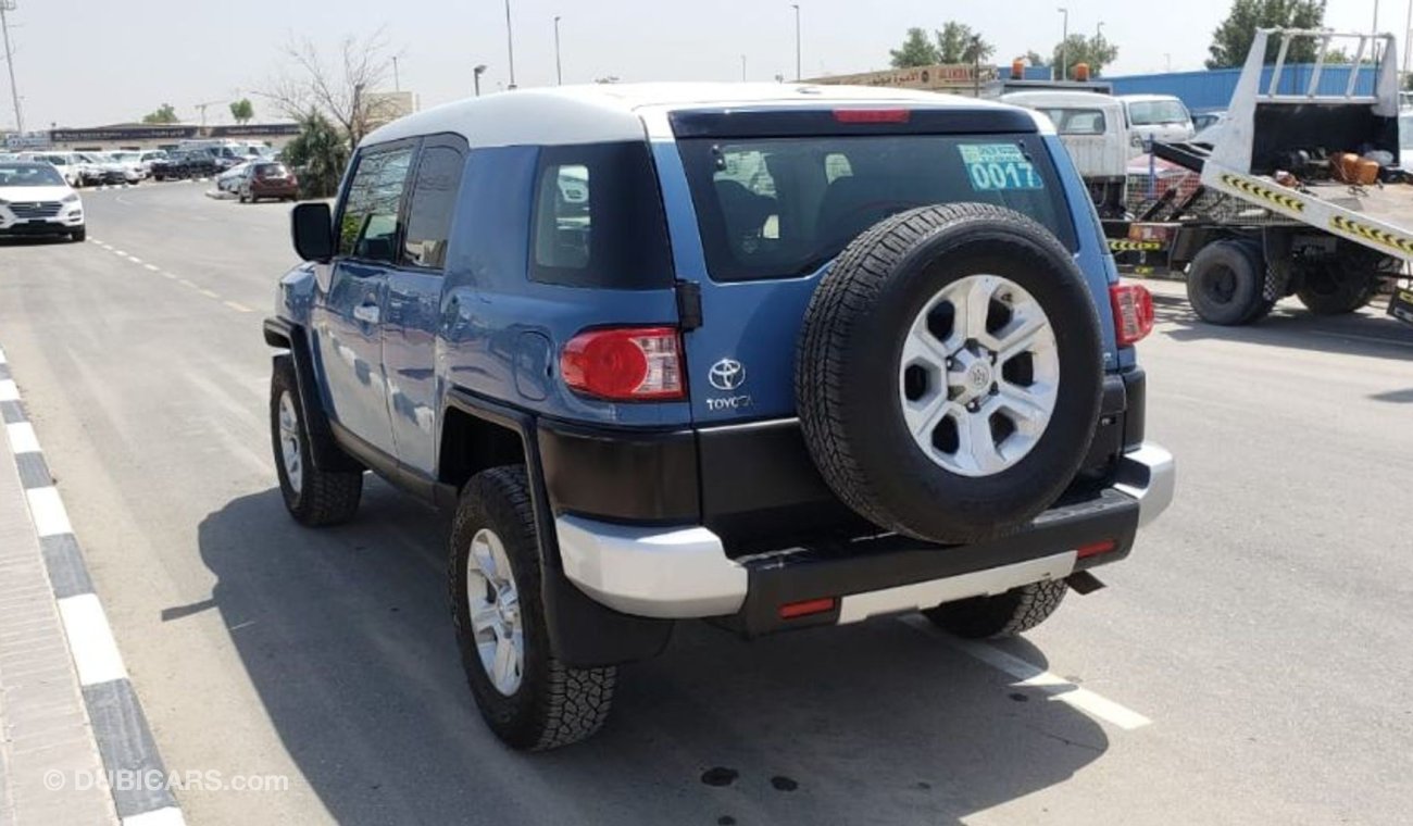 Toyota FJ Cruiser TOYOTA FJ CRUISER 2012 model 4x4