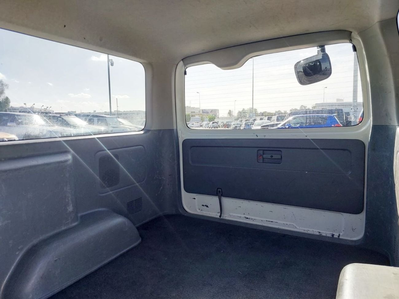 Toyota Hiace TOYOTA HIACE VAN RHD 2007 MODEL 2.0 L PETROL AUTOMATIC(PM69704)