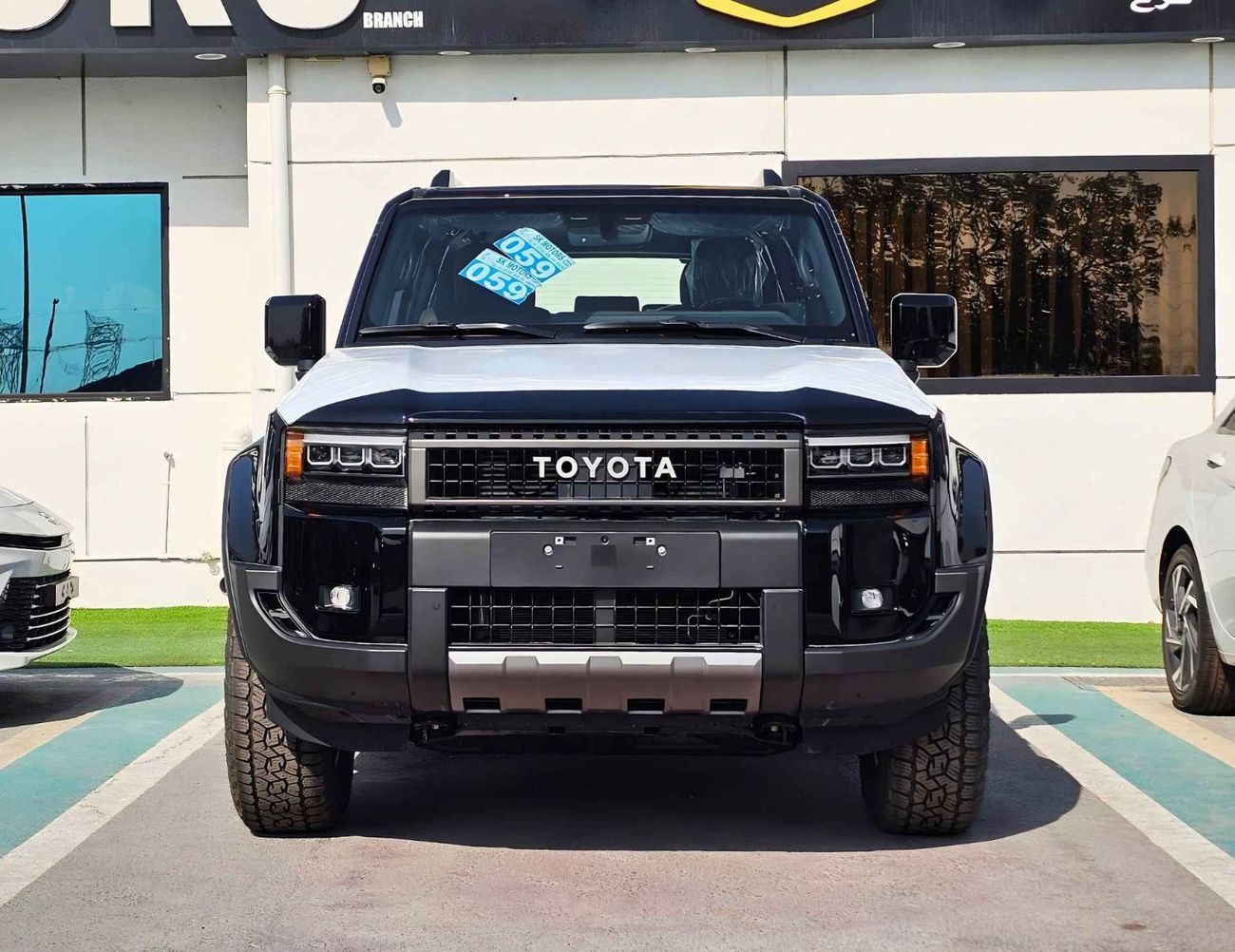 تويوتا برادو ADVENTURE TURBO / 2.4L PETROL V4 / RMT ENG START / 10 ABG TOWING HITCH / LETAHER WITH VENTILATION SE