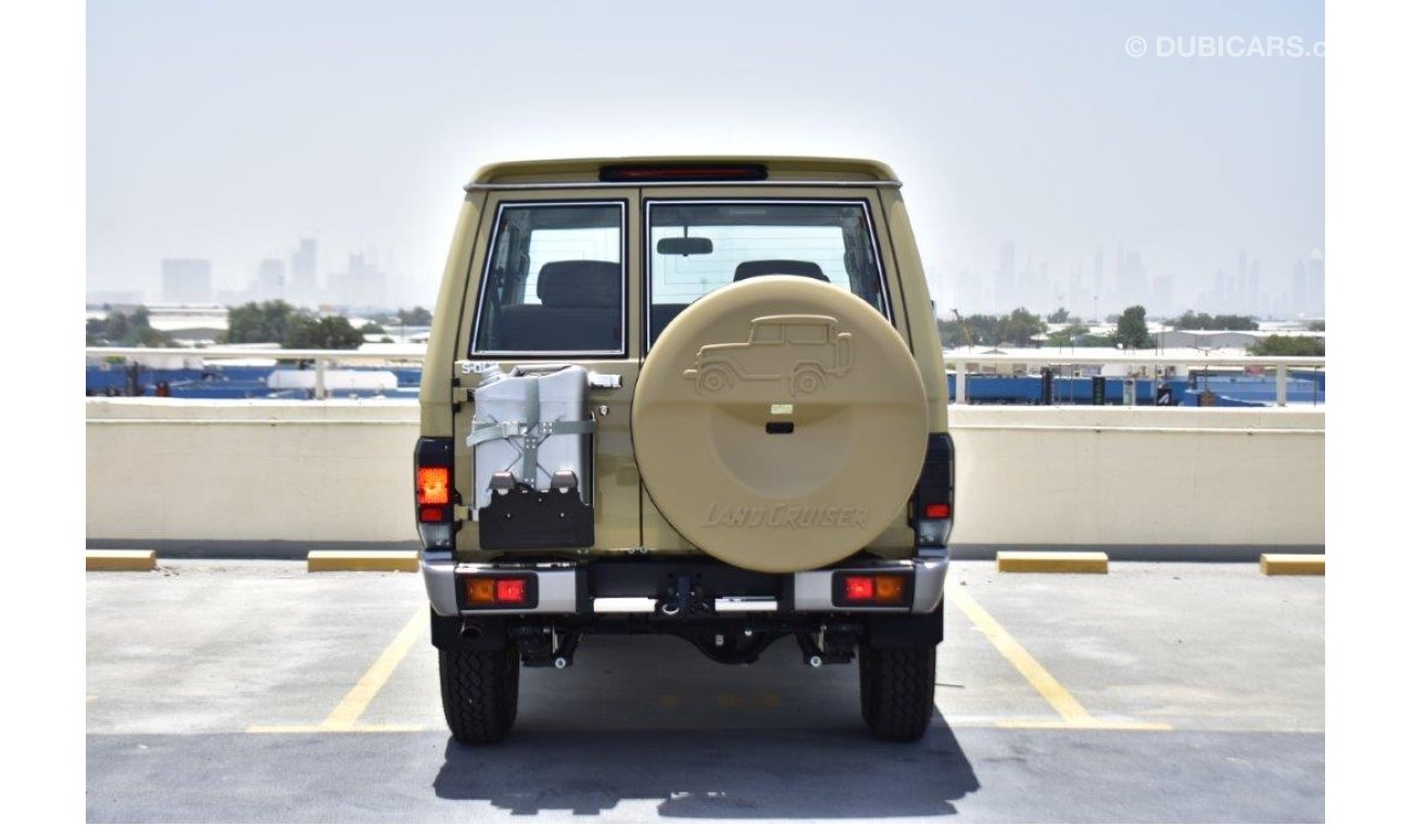 تويوتا لاند كروزر 70 71 DLX V6 4.0L Petrol MT