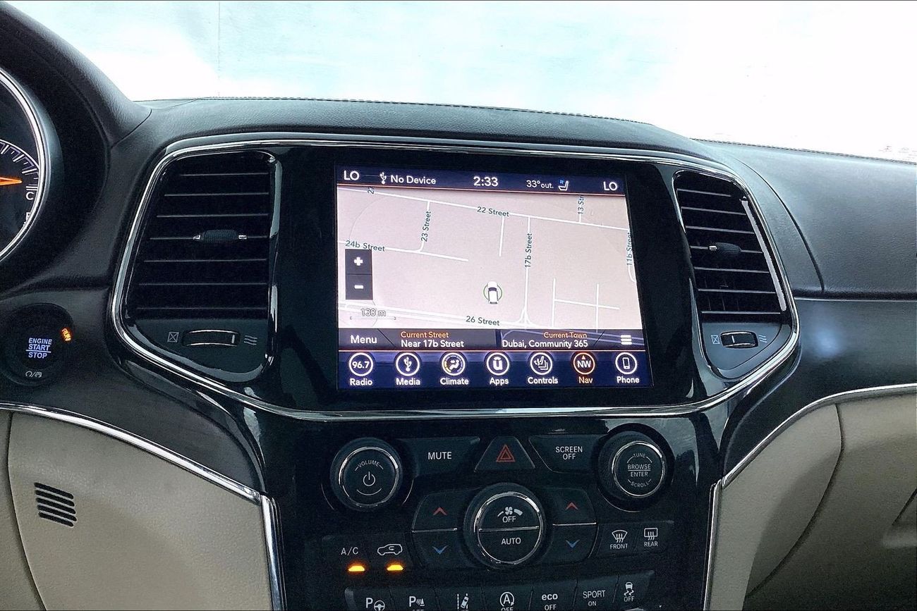 جيب جراند شيروكي Overland | National Day Celebration | شامل الضمان | 0 ﺪﻔﻋﺓ ﺃﻮﻟﻯ